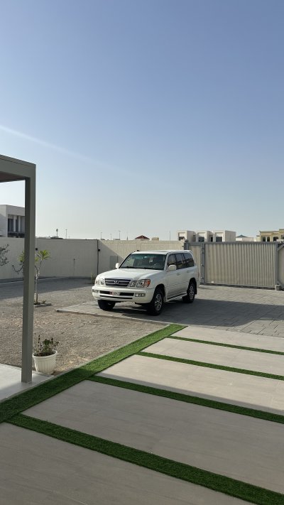 LX470